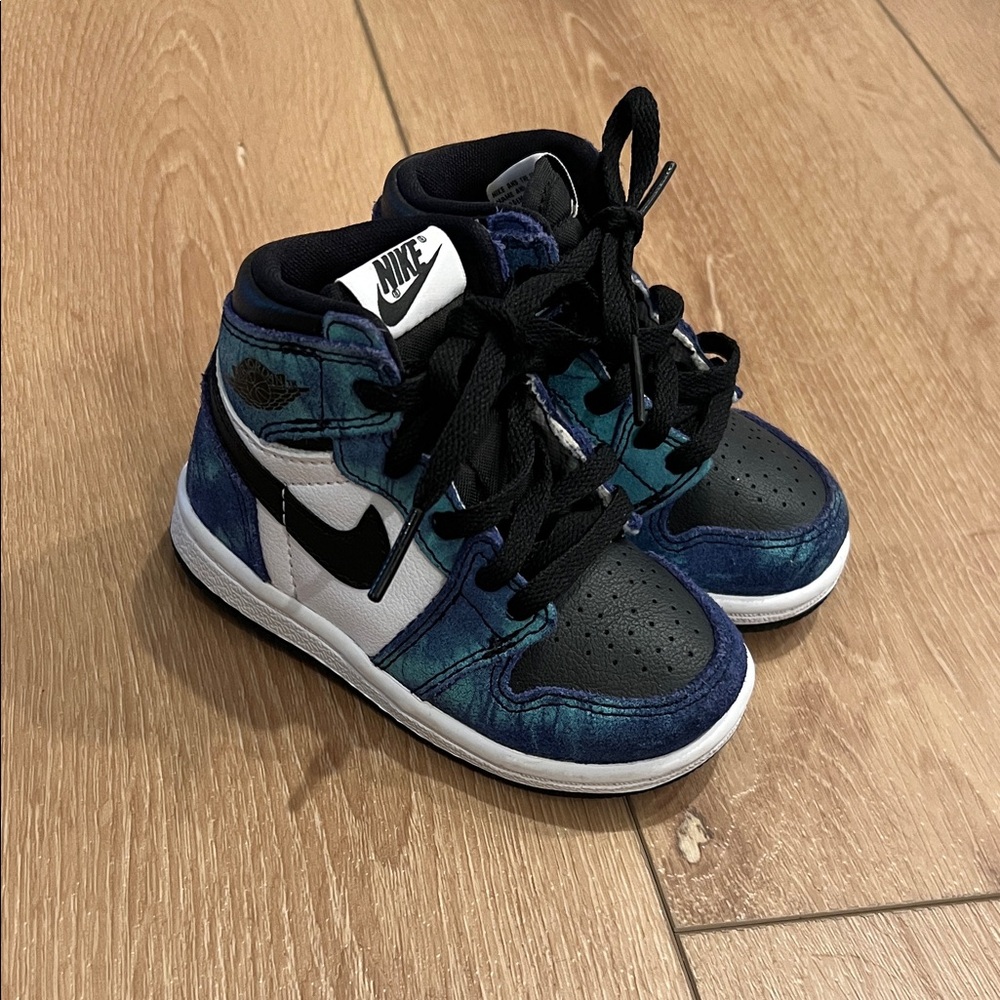 Nike Kids' Black and Blue High-Top Sneakers